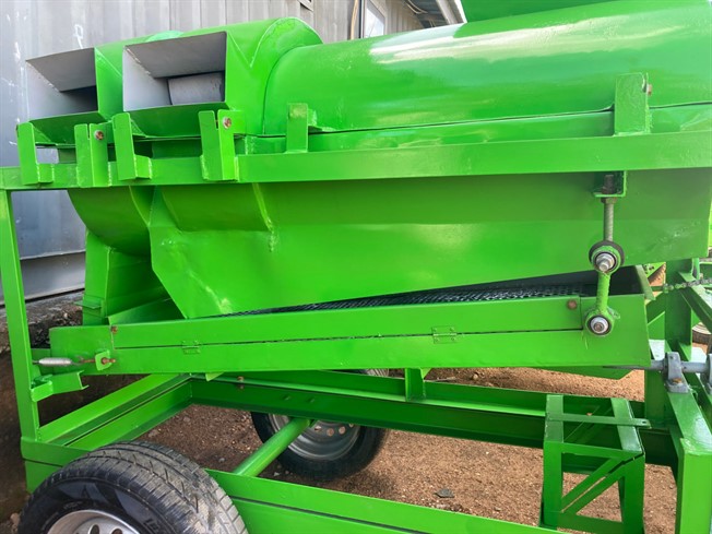 Maize Sheller view